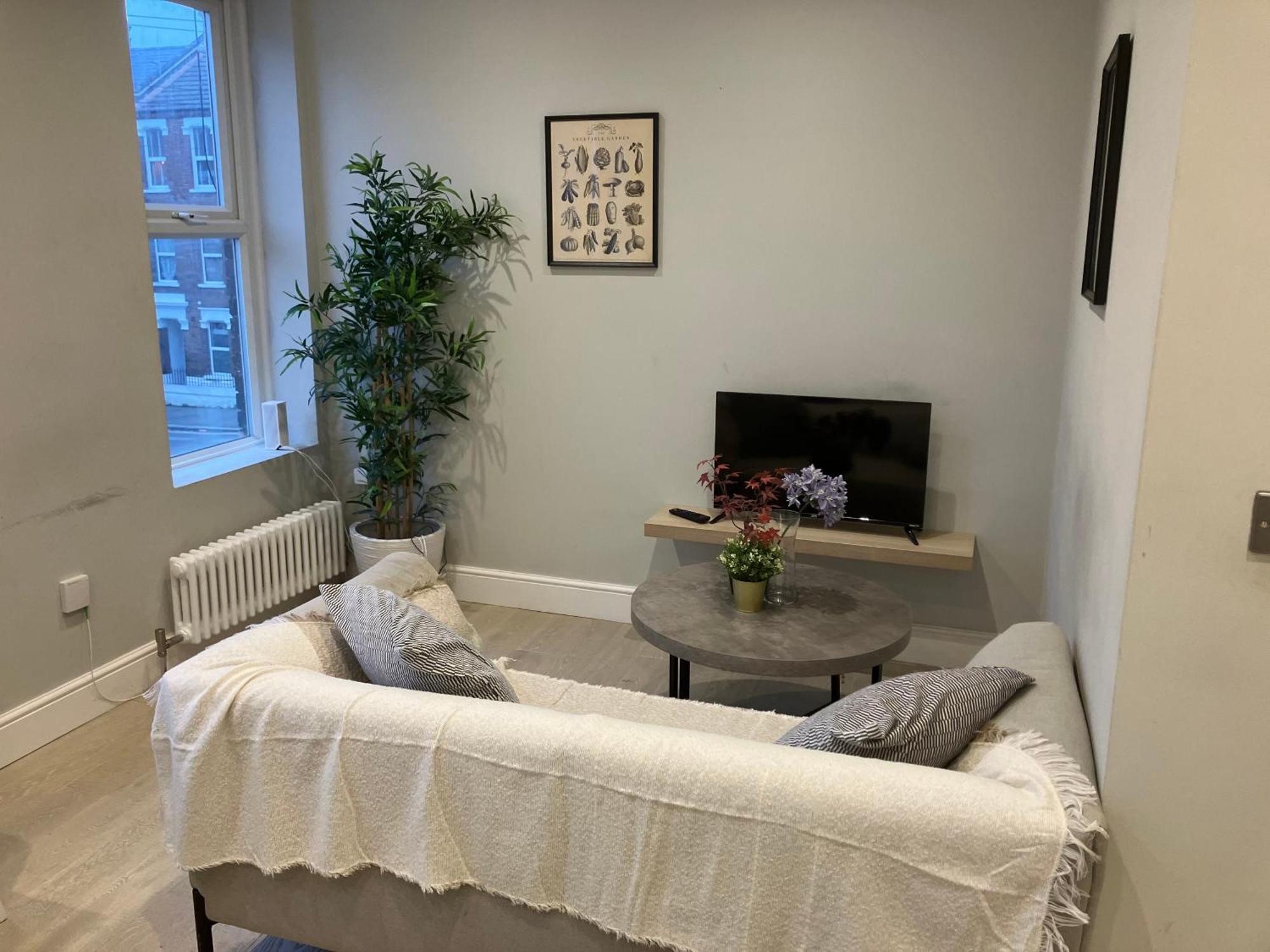 Brilliant 2 Bed Apartment - Spacious, Central & Well-Connected London Exterior photo